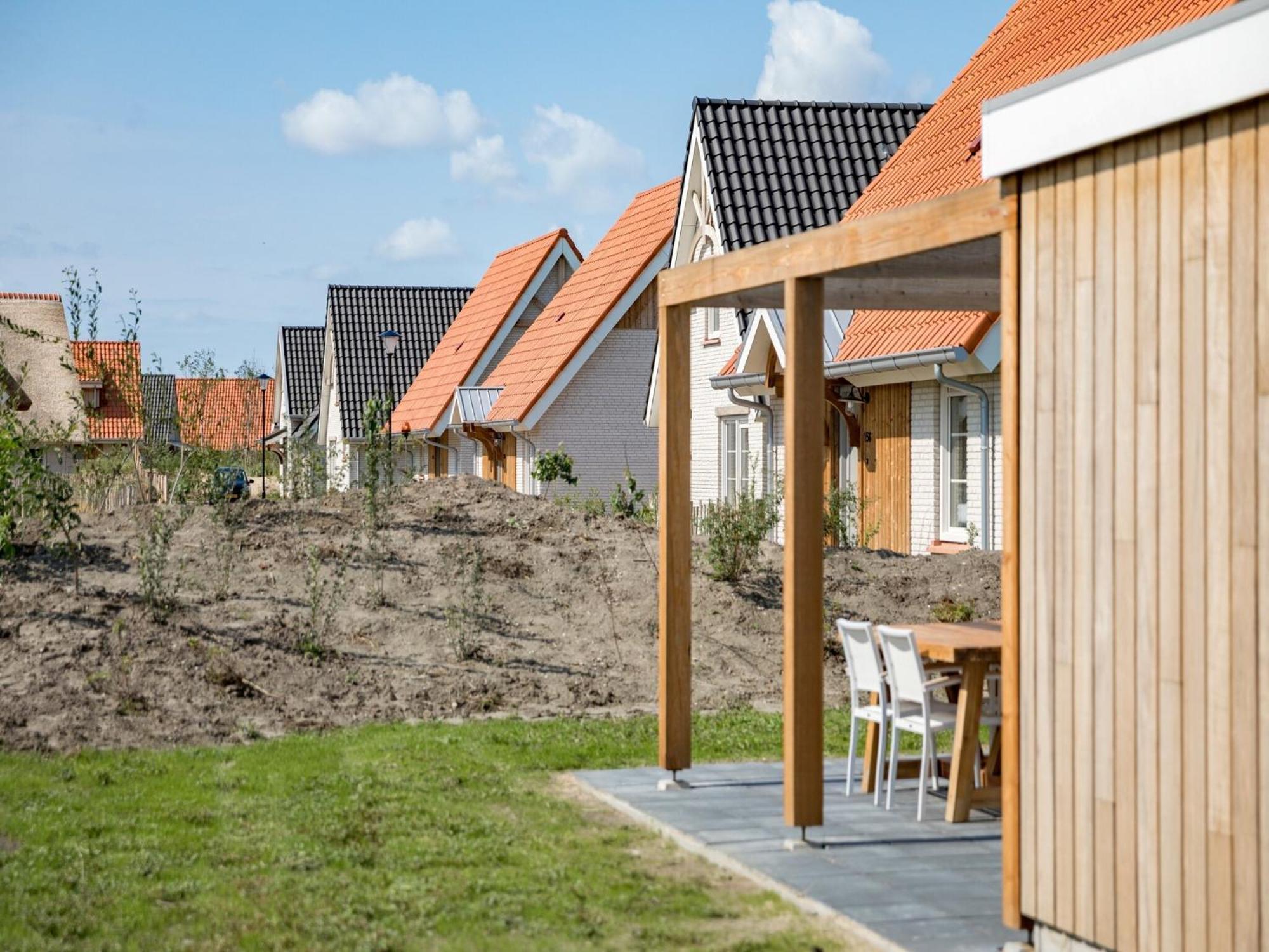 Vakantiehuis Modern With Dishwasher, Microwave, 500 M From The Sea *